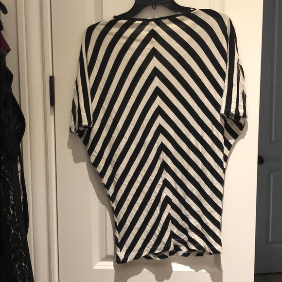 2b bebe Black and White top - Picture 2 of 4